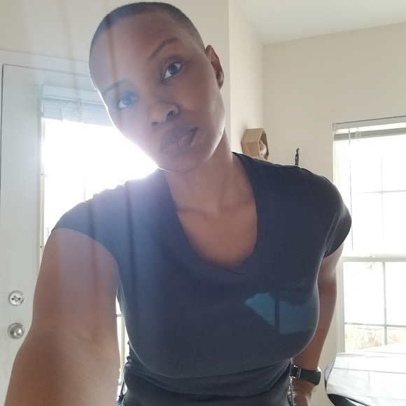 Meet Your Posher! - Picture 3 of 8